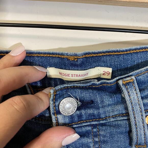 Levi's Wedgie Straight Leg Denim Jeans Medium Wash Raw Hem High Rise Sz 29 - Picture 5 of 13